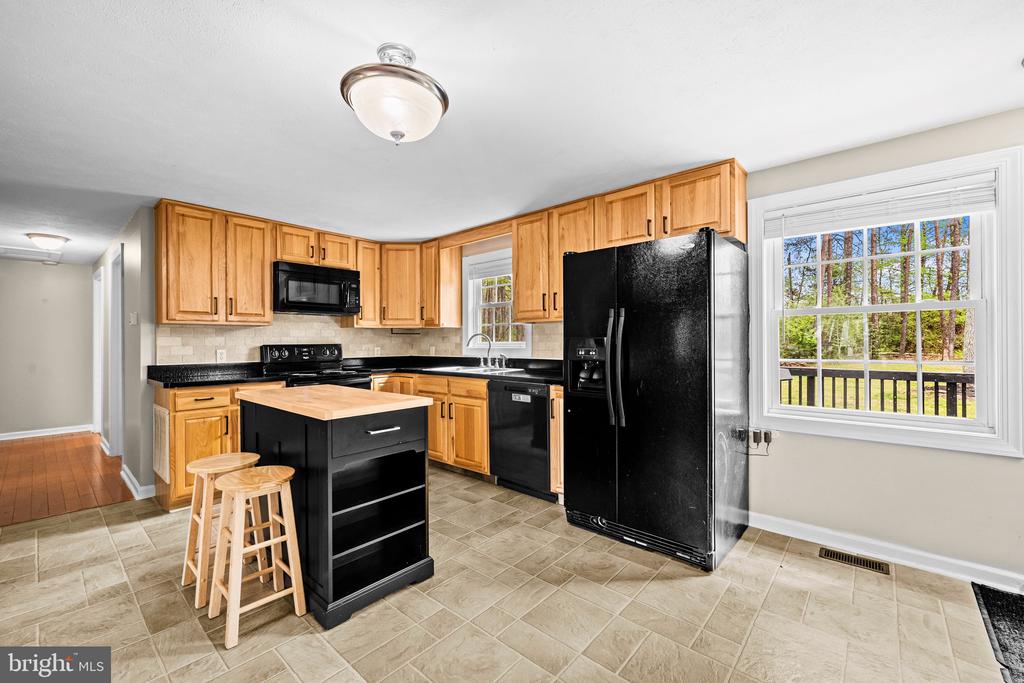 10400 LANDON LN, SPOTSYLVANIA, Virginia 22551, 2 Bedrooms Bedrooms, ,2 BathroomsBathrooms,Residential,10400 LANDON LN,VASP2040346 MLS # VASP2040346