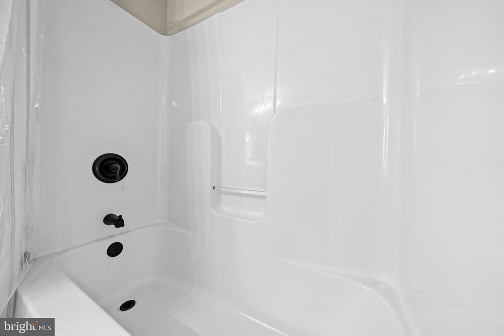 10400 LANDON LN, SPOTSYLVANIA, Virginia 22551, 2 Bedrooms Bedrooms, ,2 BathroomsBathrooms,Residential,10400 LANDON LN,VASP2040346 MLS # VASP2040346