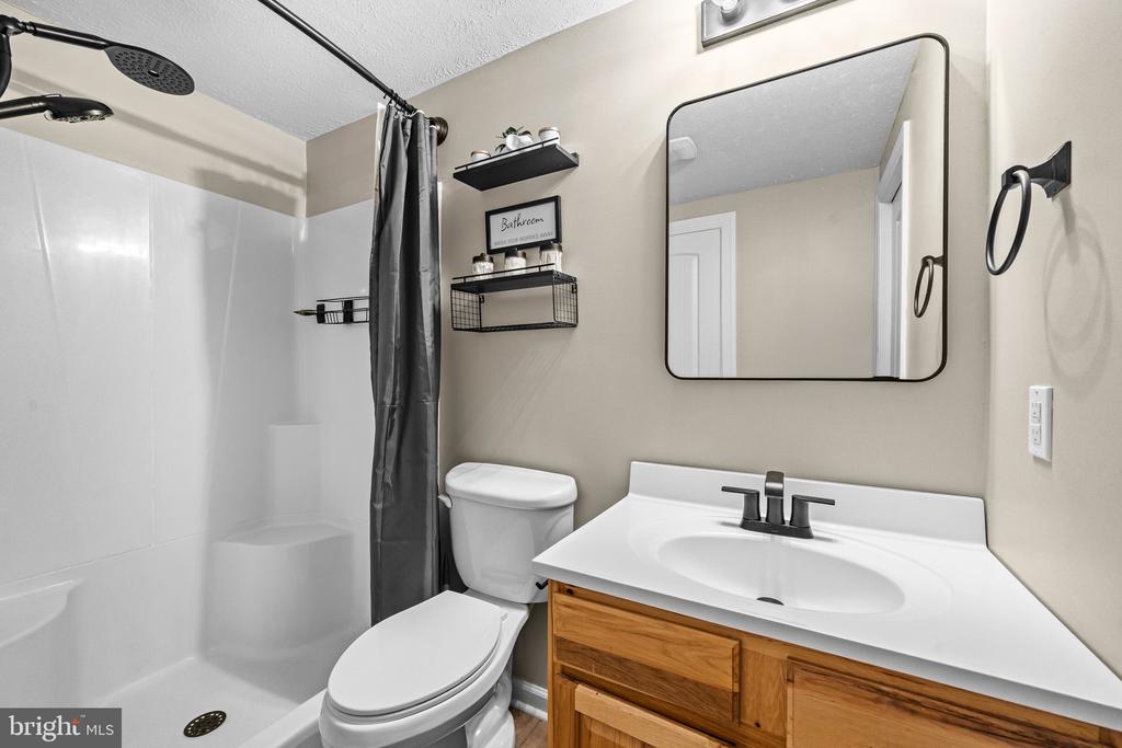 10400 LANDON LN, SPOTSYLVANIA, Virginia 22551, 2 Bedrooms Bedrooms, ,2 BathroomsBathrooms,Residential,10400 LANDON LN,VASP2040346 MLS # VASP2040346