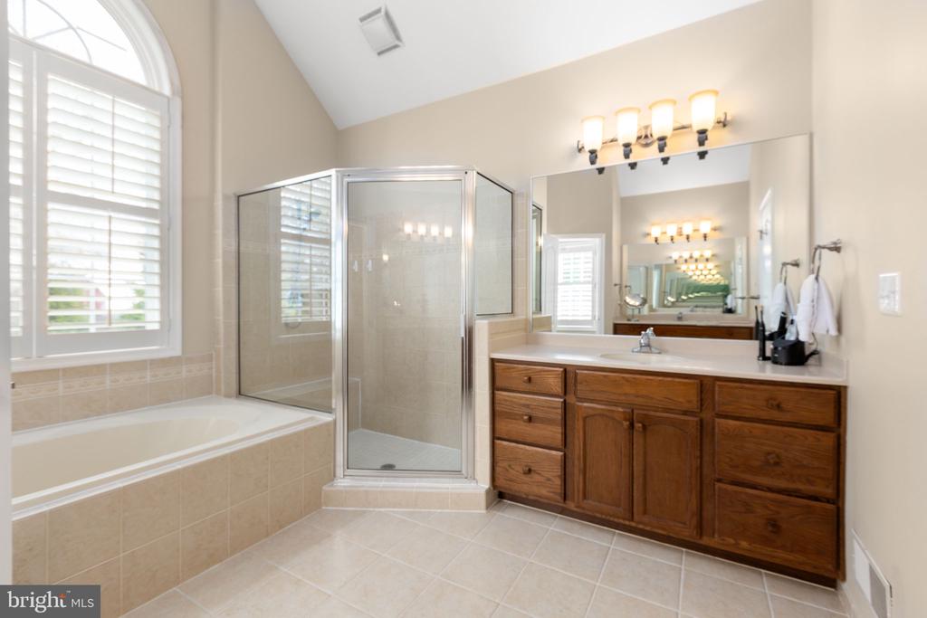 11410 STACY CROSSING WAY, FREDERICKSBURG, Virginia 22407, 6 Bedrooms Bedrooms, ,3 BathroomsBathrooms,Residential,11410 STACY CROSSING WAY,VASP2040330 MLS # VASP2040330