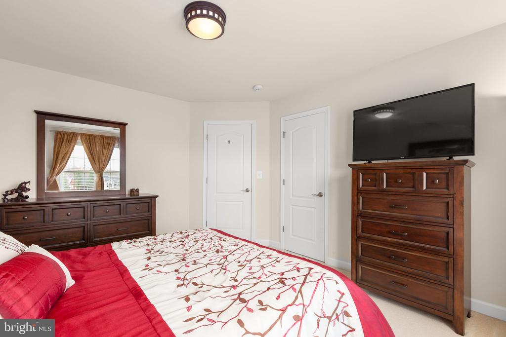 11410 STACY CROSSING WAY, FREDERICKSBURG, Virginia 22407, 6 Bedrooms Bedrooms, ,3 BathroomsBathrooms,Residential,11410 STACY CROSSING WAY,VASP2040330 MLS # VASP2040330