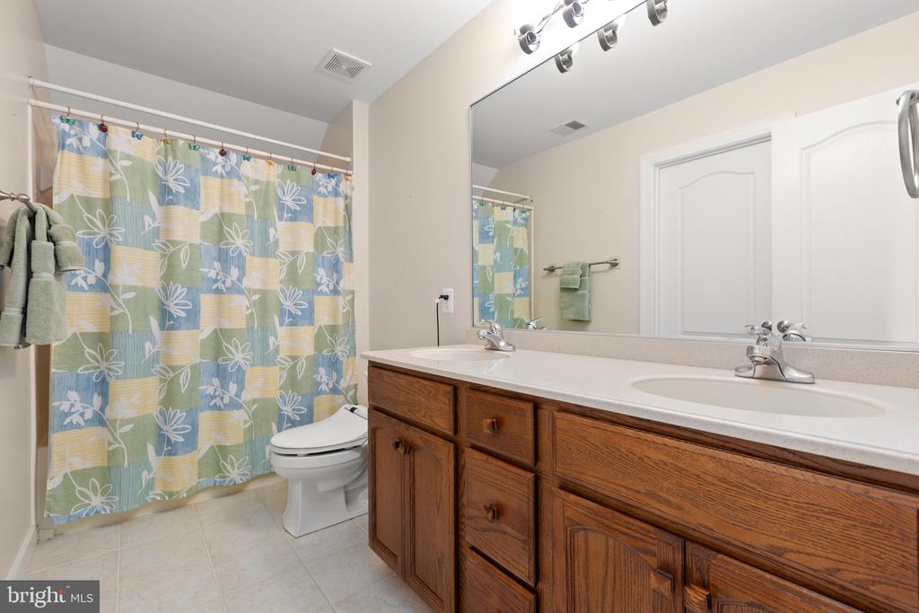 11410 STACY CROSSING WAY, FREDERICKSBURG, Virginia 22407, 6 Bedrooms Bedrooms, ,3 BathroomsBathrooms,Residential,11410 STACY CROSSING WAY,VASP2040330 MLS # VASP2040330