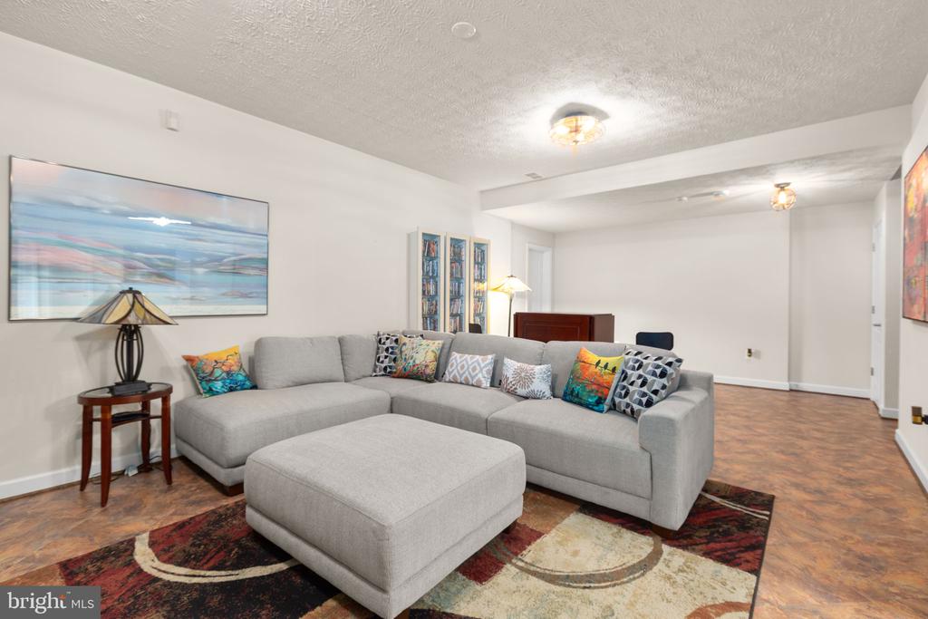 11410 STACY CROSSING WAY, FREDERICKSBURG, Virginia 22407, 6 Bedrooms Bedrooms, ,3 BathroomsBathrooms,Residential,11410 STACY CROSSING WAY,VASP2040330 MLS # VASP2040330