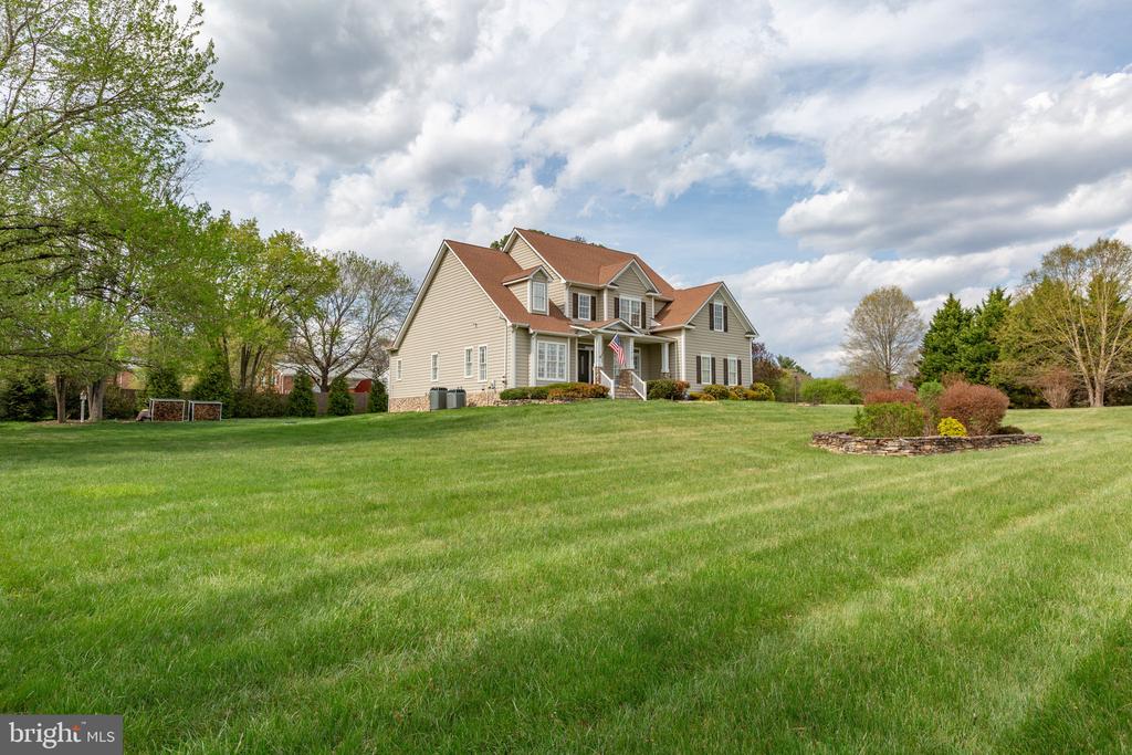 11410 STACY CROSSING WAY, FREDERICKSBURG, Virginia 22407, 6 Bedrooms Bedrooms, ,3 BathroomsBathrooms,Residential,11410 STACY CROSSING WAY,VASP2040330 MLS # VASP2040330