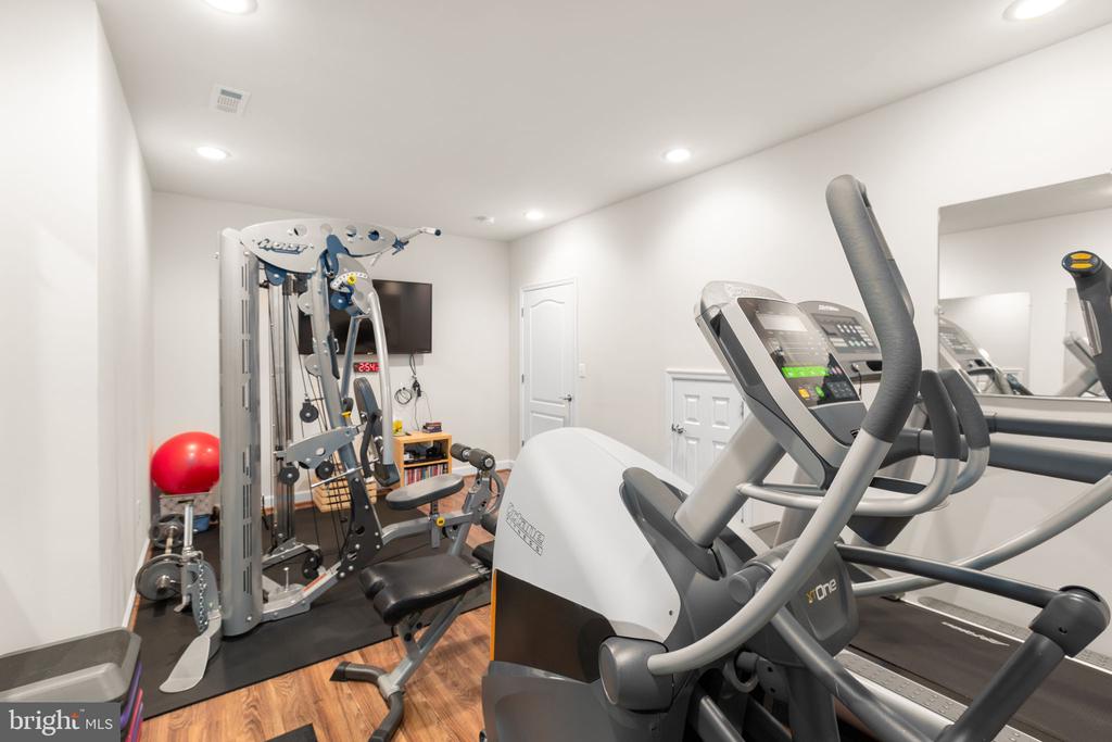 11410 STACY CROSSING WAY, FREDERICKSBURG, Virginia 22407, 6 Bedrooms Bedrooms, ,3 BathroomsBathrooms,Residential,11410 STACY CROSSING WAY,VASP2040330 MLS # VASP2040330