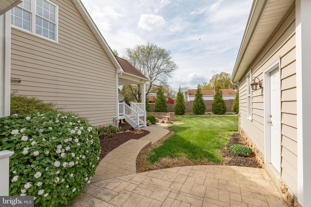 11410 STACY CROSSING WAY, FREDERICKSBURG, Virginia 22407, 6 Bedrooms Bedrooms, ,3 BathroomsBathrooms,Residential,11410 STACY CROSSING WAY,VASP2040330 MLS # VASP2040330