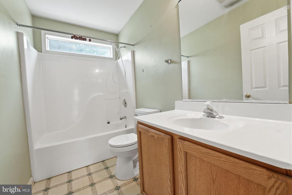 1901 MISTY MEADOWS LN, MARKHAM, Virginia, 2 Bedrooms Bedrooms, ,2 BathroomsBathrooms,Residential,1901 MISTY MEADOWS LN,VAFQ2021462 MLS # VAFQ2021462