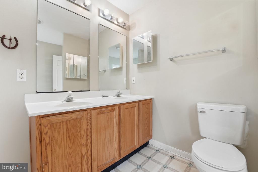 1901 MISTY MEADOWS LN, MARKHAM, Virginia, 2 Bedrooms Bedrooms, ,2 BathroomsBathrooms,Residential,1901 MISTY MEADOWS LN,VAFQ2021462 MLS # VAFQ2021462