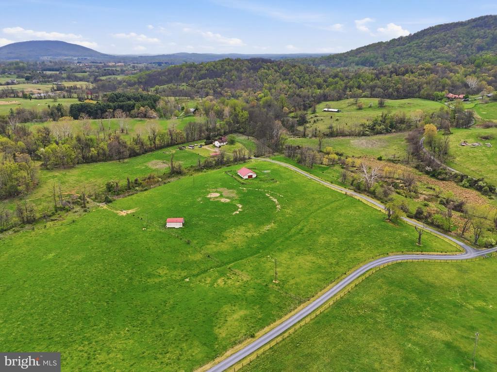 1901 MISTY MEADOWS LN, MARKHAM, Virginia, 2 Bedrooms Bedrooms, ,2 BathroomsBathrooms,Residential,1901 MISTY MEADOWS LN,VAFQ2021462 MLS # VAFQ2021462