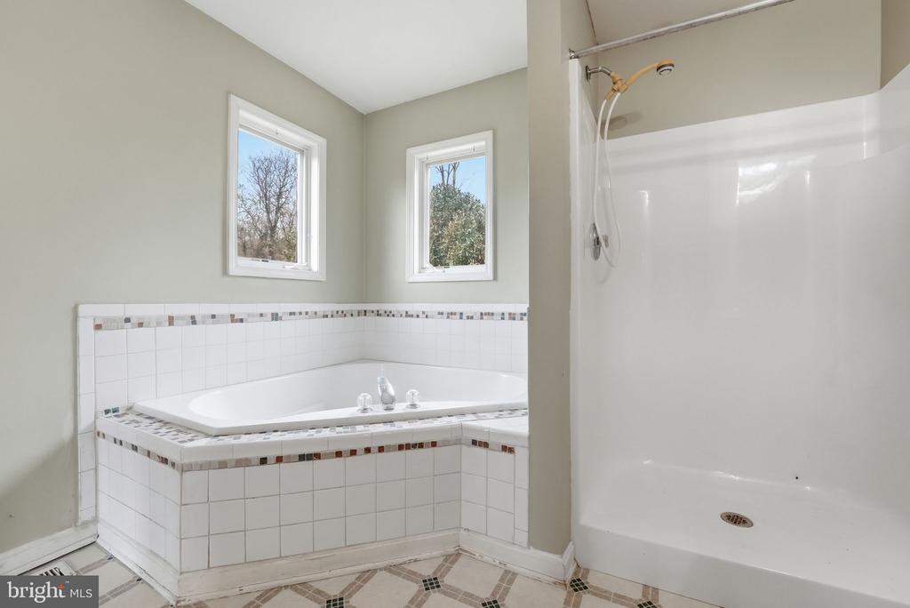 1901 MISTY MEADOWS LN, MARKHAM, Virginia, 2 Bedrooms Bedrooms, ,2 BathroomsBathrooms,Residential,1901 MISTY MEADOWS LN,VAFQ2021462 MLS # VAFQ2021462