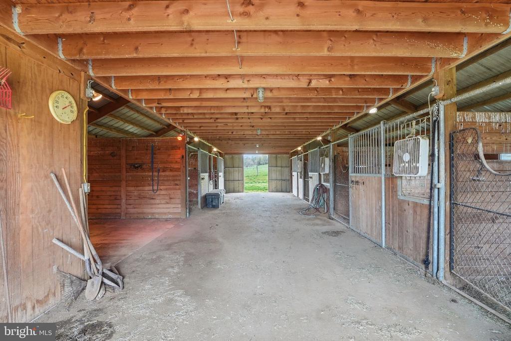 1901 MISTY MEADOWS LN, MARKHAM, Virginia, 2 Bedrooms Bedrooms, ,2 BathroomsBathrooms,Residential,1901 MISTY MEADOWS LN,VAFQ2021462 MLS # VAFQ2021462