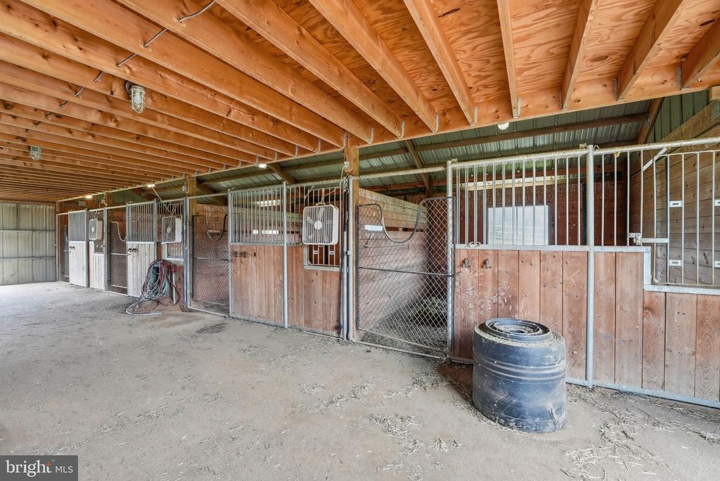 1901 MISTY MEADOWS LN, MARKHAM, Virginia, 2 Bedrooms Bedrooms, ,2 BathroomsBathrooms,Residential,1901 MISTY MEADOWS LN,VAFQ2021462 MLS # VAFQ2021462