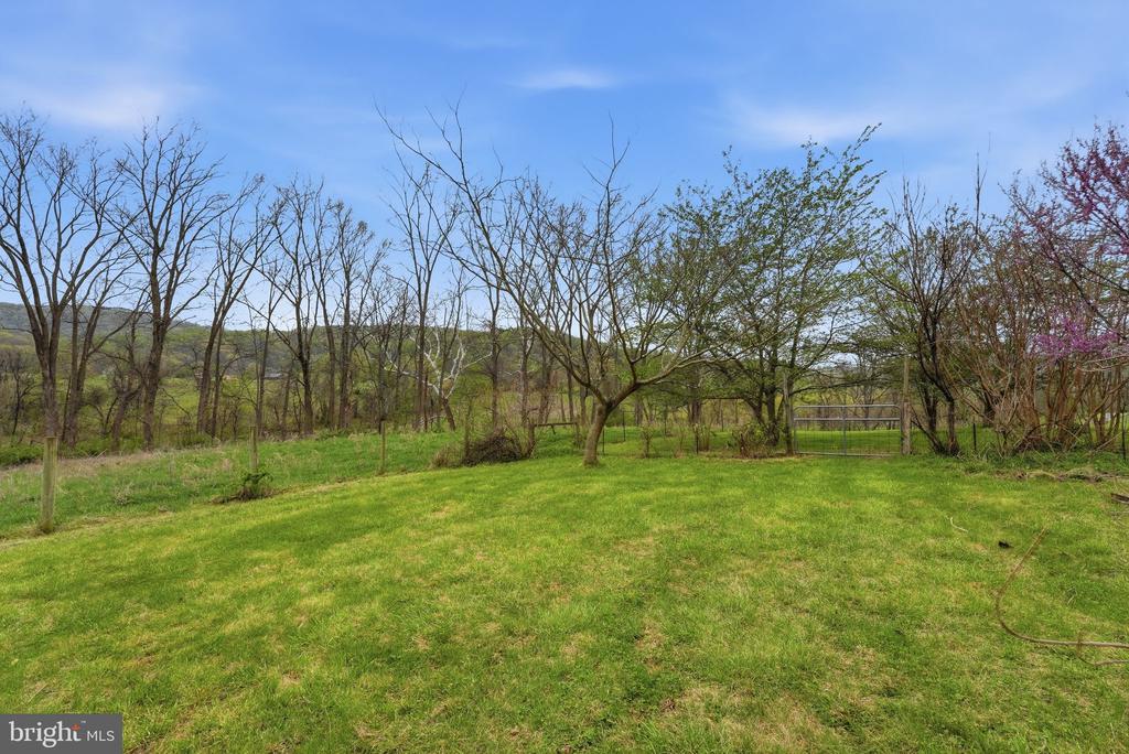 1901 MISTY MEADOWS LN, MARKHAM, Virginia, 2 Bedrooms Bedrooms, ,2 BathroomsBathrooms,Residential,1901 MISTY MEADOWS LN,VAFQ2021462 MLS # VAFQ2021462