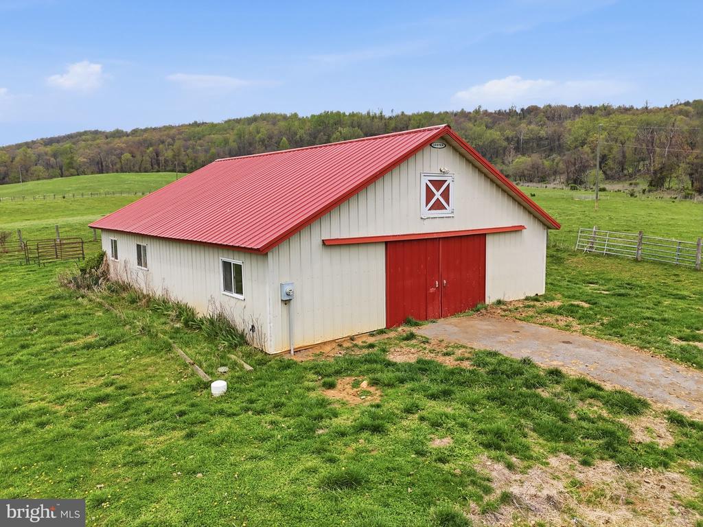 1901 MISTY MEADOWS LN, MARKHAM, Virginia, 2 Bedrooms Bedrooms, ,2 BathroomsBathrooms,Residential,1901 MISTY MEADOWS LN,VAFQ2021462 MLS # VAFQ2021462