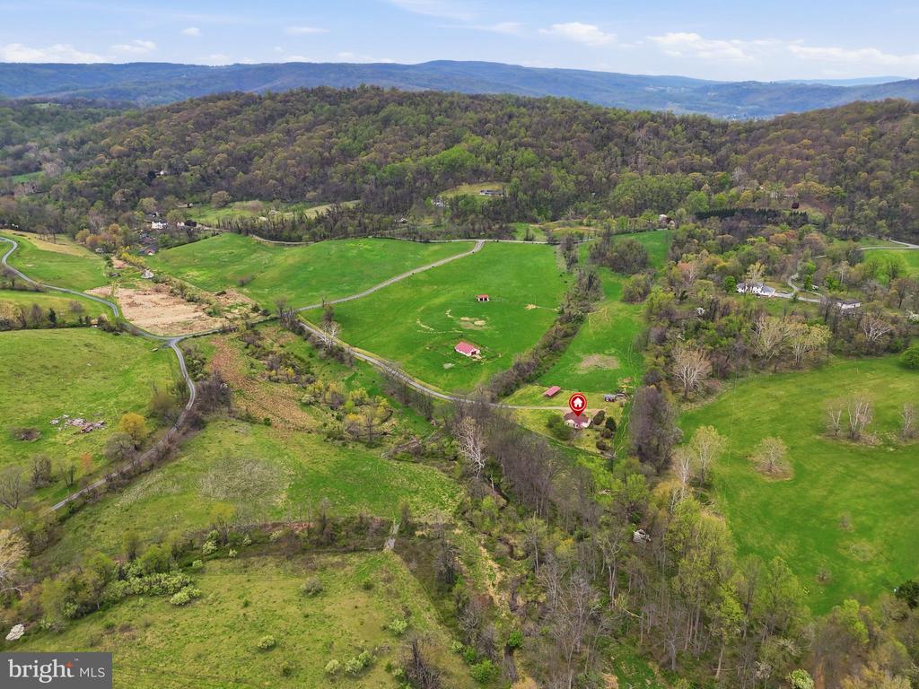 1901 MISTY MEADOWS LN, MARKHAM, Virginia, 2 Bedrooms Bedrooms, ,2 BathroomsBathrooms,Residential,1901 MISTY MEADOWS LN,VAFQ2021462 MLS # VAFQ2021462