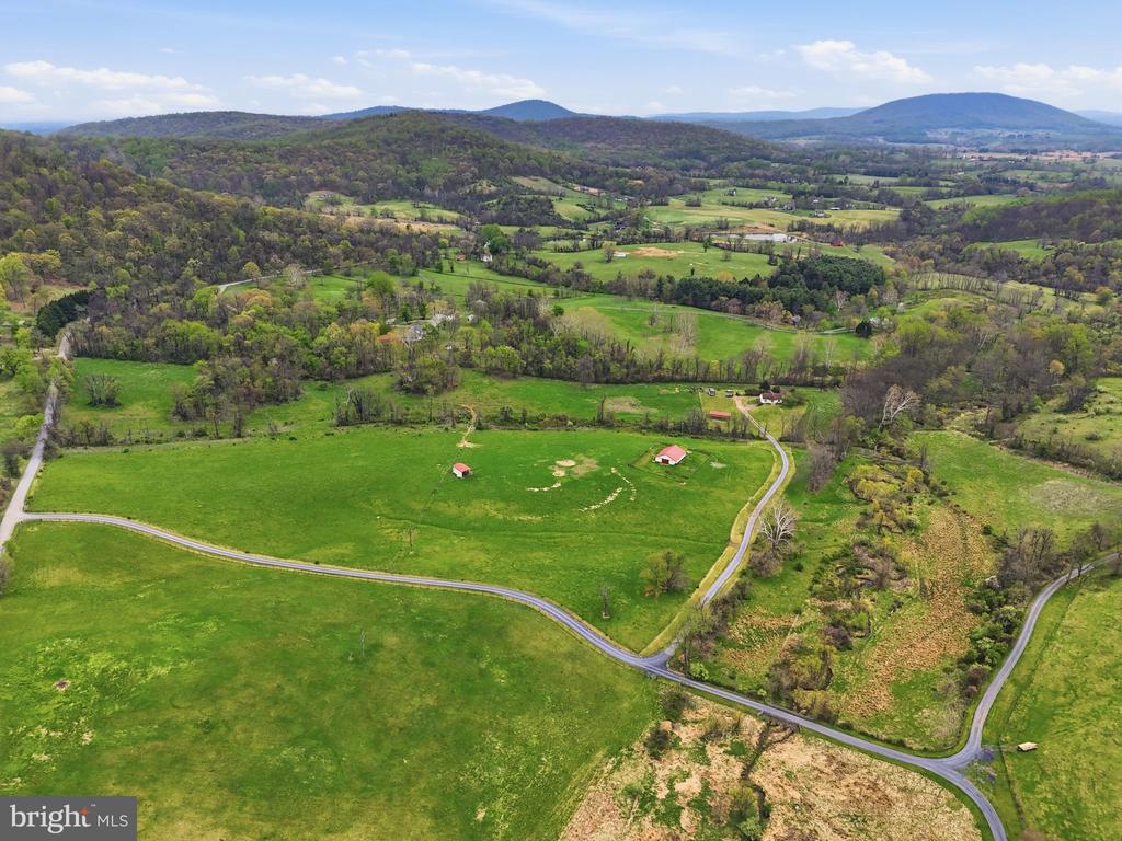 1901 MISTY MEADOWS LN, MARKHAM, Virginia, 2 Bedrooms Bedrooms, ,2 BathroomsBathrooms,Residential,1901 MISTY MEADOWS LN,VAFQ2021462 MLS # VAFQ2021462