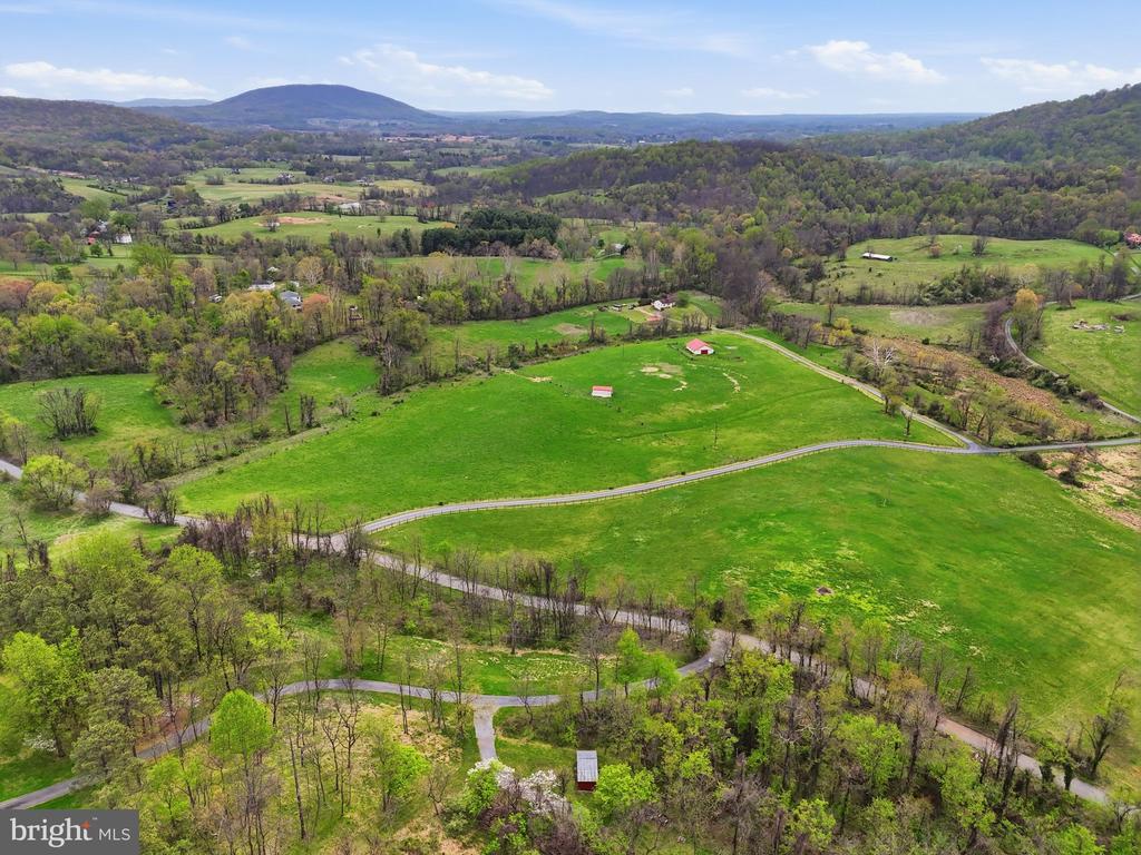 1901 MISTY MEADOWS LN, MARKHAM, Virginia, 2 Bedrooms Bedrooms, ,2 BathroomsBathrooms,Residential,1901 MISTY MEADOWS LN,VAFQ2021462 MLS # VAFQ2021462