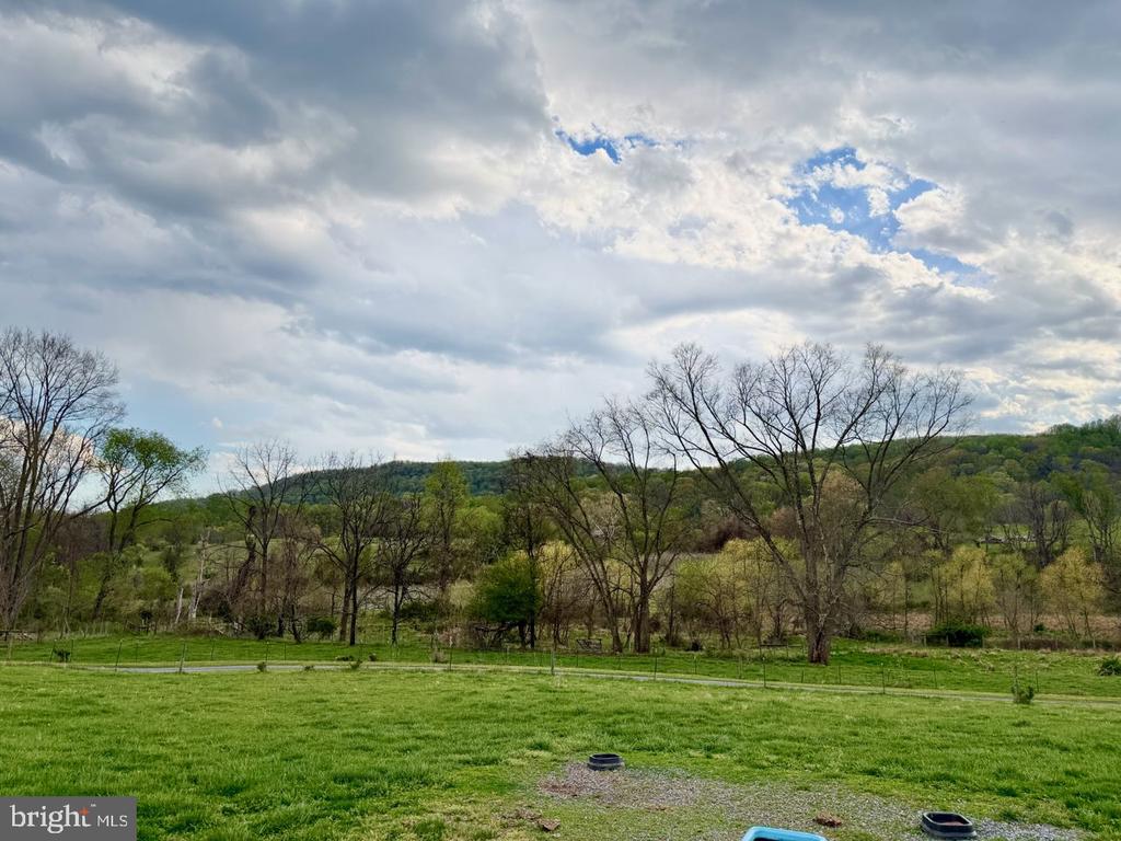 1901 MISTY MEADOWS LN, MARKHAM, Virginia, 2 Bedrooms Bedrooms, ,2 BathroomsBathrooms,Residential,1901 MISTY MEADOWS LN,VAFQ2021462 MLS # VAFQ2021462