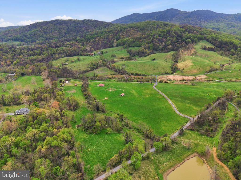 1901 MISTY MEADOWS LN, MARKHAM, Virginia, 2 Bedrooms Bedrooms, ,2 BathroomsBathrooms,Residential,1901 MISTY MEADOWS LN,VAFQ2021462 MLS # VAFQ2021462