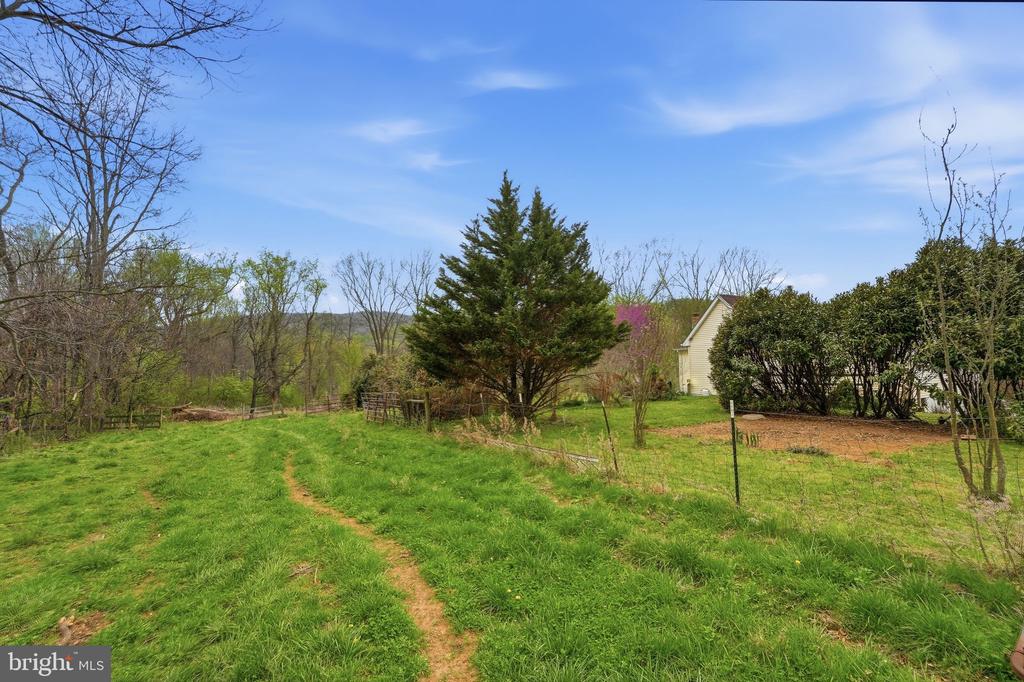 1901 MISTY MEADOWS LN, MARKHAM, Virginia, 2 Bedrooms Bedrooms, ,2 BathroomsBathrooms,Residential,1901 MISTY MEADOWS LN,VAFQ2021462 MLS # VAFQ2021462