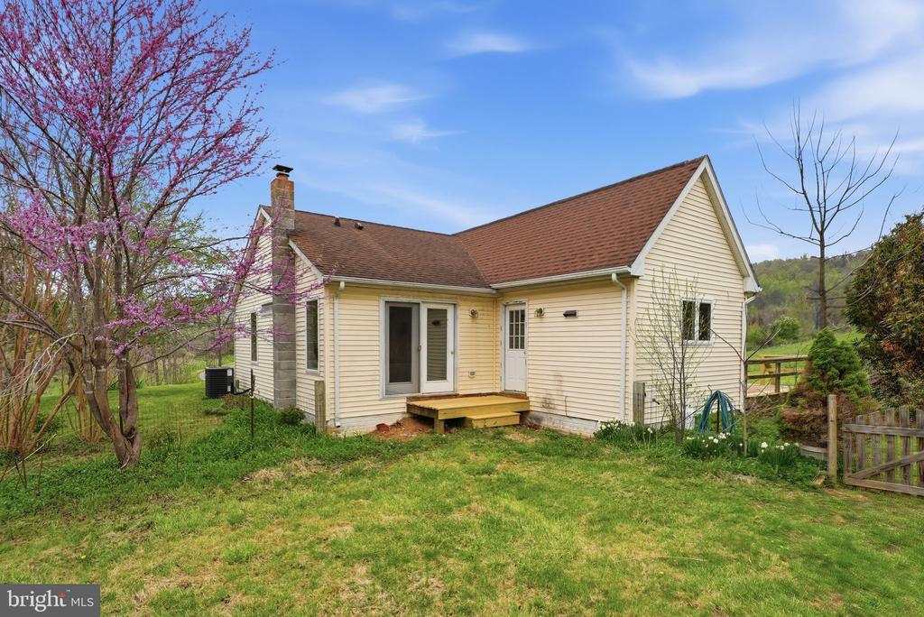 1901 MISTY MEADOWS LN, MARKHAM, Virginia, 2 Bedrooms Bedrooms, ,2 BathroomsBathrooms,Residential,1901 MISTY MEADOWS LN,VAFQ2021462 MLS # VAFQ2021462