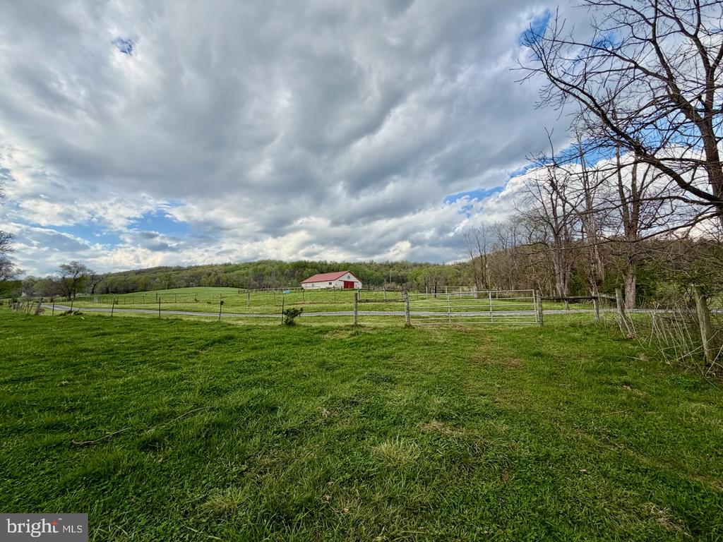 1901 MISTY MEADOWS LN, MARKHAM, Virginia, 2 Bedrooms Bedrooms, ,2 BathroomsBathrooms,Residential,1901 MISTY MEADOWS LN,VAFQ2021462 MLS # VAFQ2021462