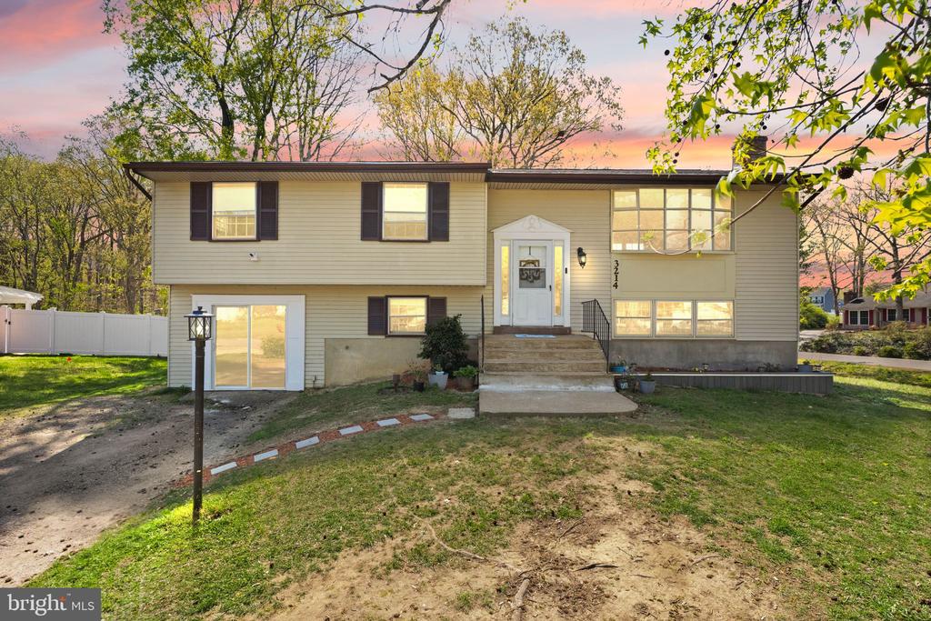 3214 WAVERLY DR, FREDERICKSBURG, Virginia 22407, 4 Bedrooms Bedrooms, ,3 BathroomsBathrooms,Residential,3214 WAVERLY DR,VASP2040350 MLS # VASP2040350