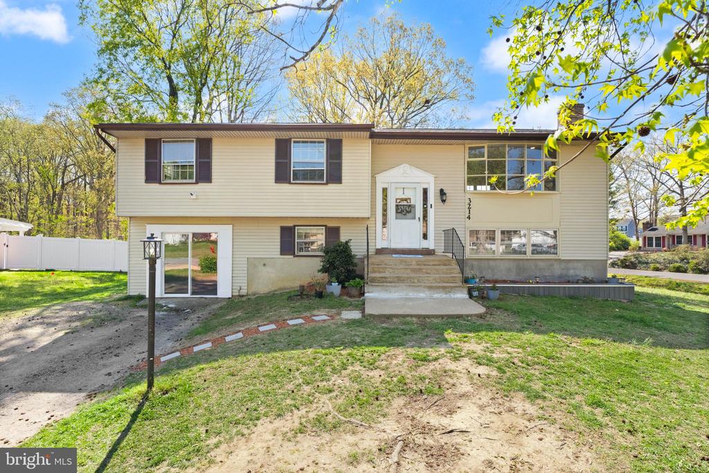 3214 WAVERLY DR, FREDERICKSBURG, Virginia 22407, 4 Bedrooms Bedrooms, ,3 BathroomsBathrooms,Residential,3214 WAVERLY DR,VASP2040350 MLS # VASP2040350