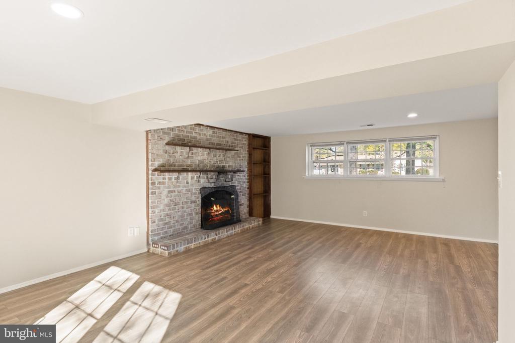 3214 WAVERLY DR, FREDERICKSBURG, Virginia 22407, 4 Bedrooms Bedrooms, ,3 BathroomsBathrooms,Residential,3214 WAVERLY DR,VASP2040350 MLS # VASP2040350