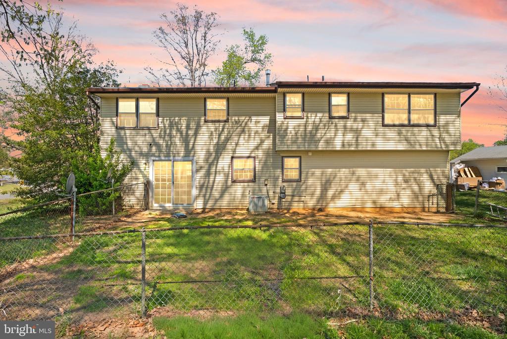 3214 WAVERLY DR, FREDERICKSBURG, Virginia 22407, 4 Bedrooms Bedrooms, ,3 BathroomsBathrooms,Residential,3214 WAVERLY DR,VASP2040350 MLS # VASP2040350