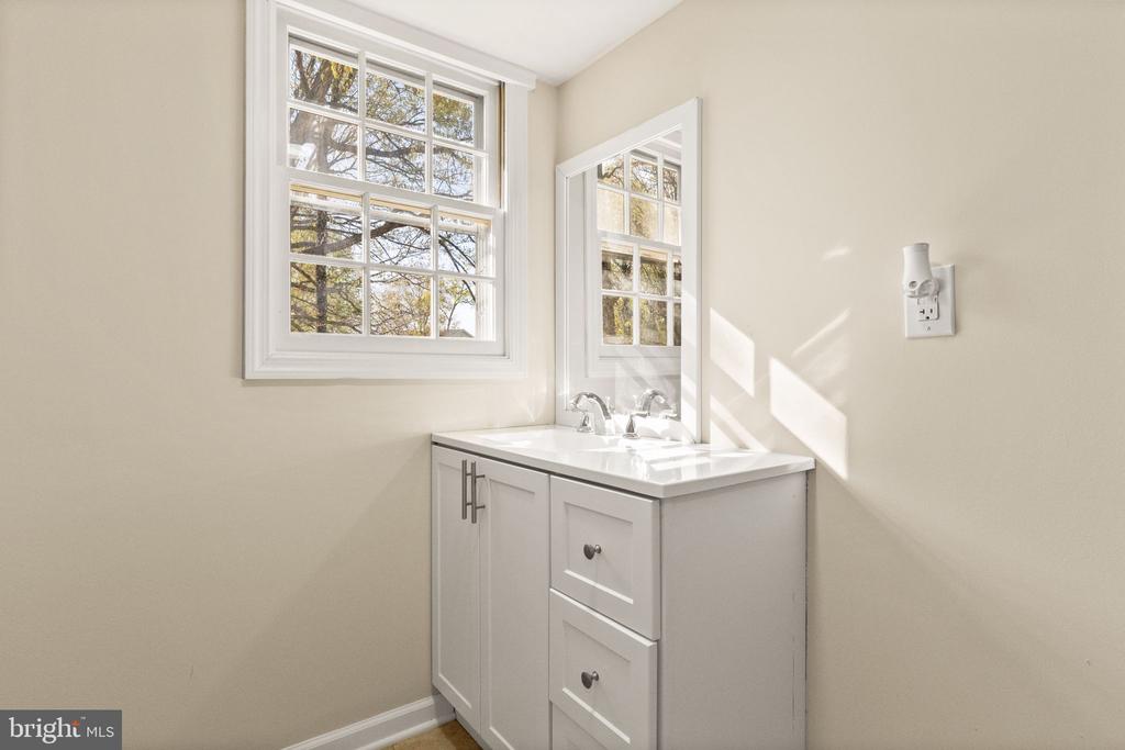 3214 WAVERLY DR, FREDERICKSBURG, Virginia 22407, 4 Bedrooms Bedrooms, ,3 BathroomsBathrooms,Residential,3214 WAVERLY DR,VASP2040350 MLS # VASP2040350