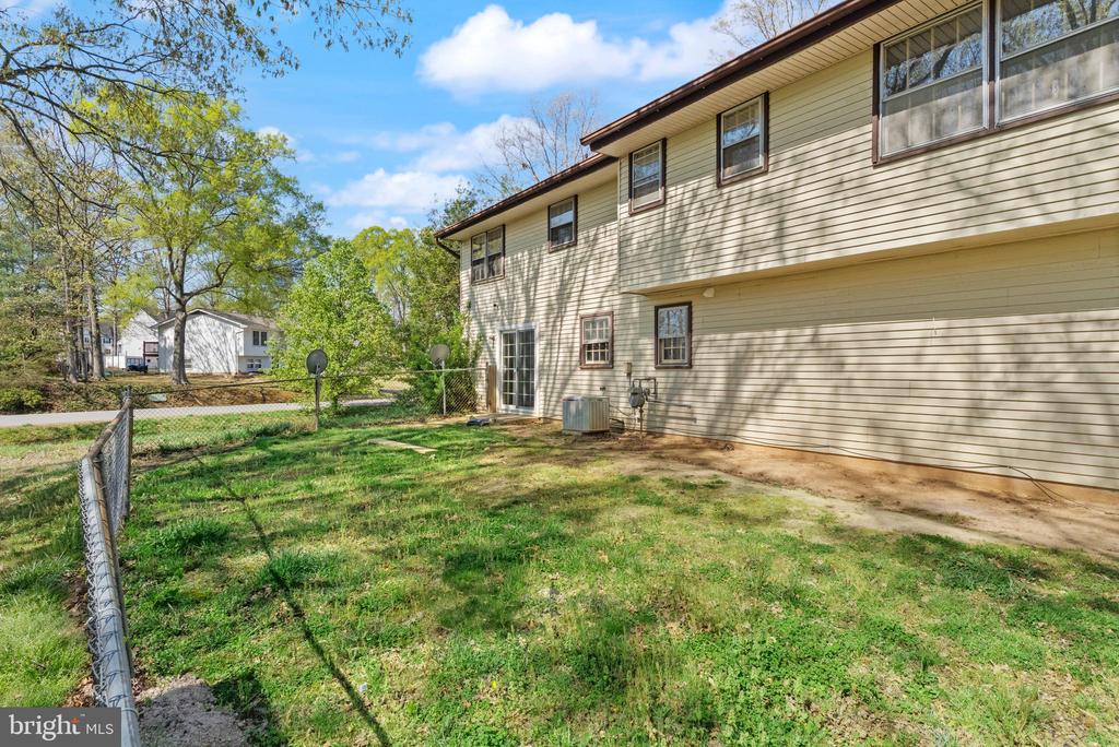 3214 WAVERLY DR, FREDERICKSBURG, Virginia 22407, 4 Bedrooms Bedrooms, ,3 BathroomsBathrooms,Residential,3214 WAVERLY DR,VASP2040350 MLS # VASP2040350