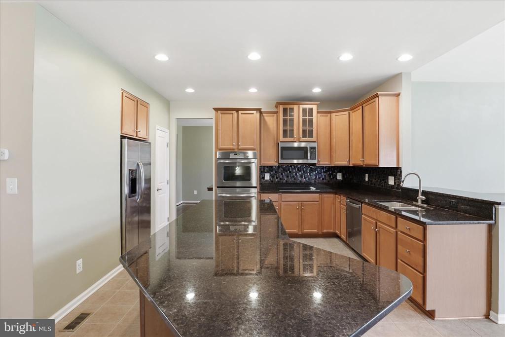 7550 EDINGTON DR, WARRENTON, Virginia, 4 Bedrooms Bedrooms, ,2 BathroomsBathrooms,Residential,7550 EDINGTON DR,VAFQ2021090 MLS # VAFQ2021090