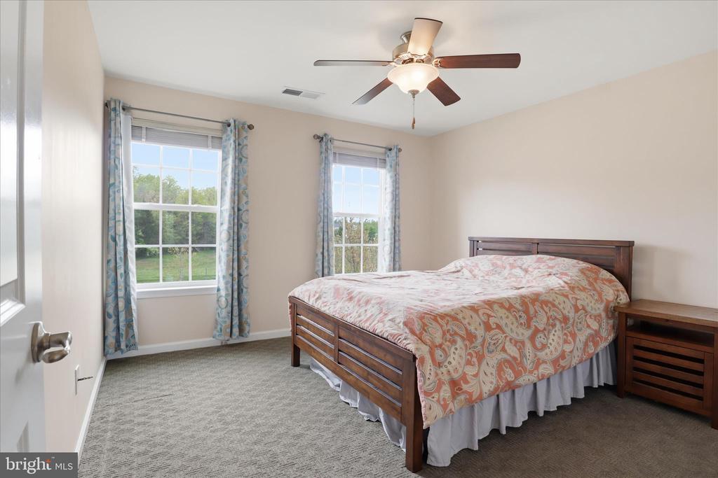 7550 EDINGTON DR, WARRENTON, Virginia, 4 Bedrooms Bedrooms, ,2 BathroomsBathrooms,Residential,7550 EDINGTON DR,VAFQ2021090 MLS # VAFQ2021090