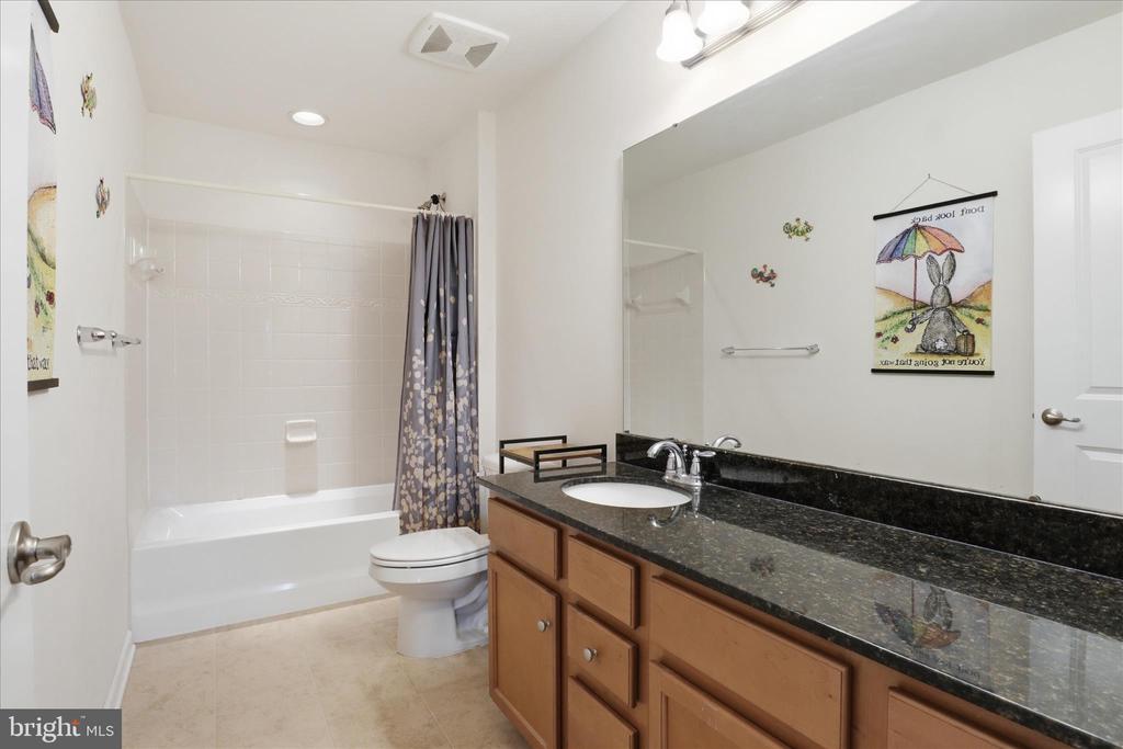 7550 EDINGTON DR, WARRENTON, Virginia, 4 Bedrooms Bedrooms, ,2 BathroomsBathrooms,Residential,7550 EDINGTON DR,VAFQ2021090 MLS # VAFQ2021090