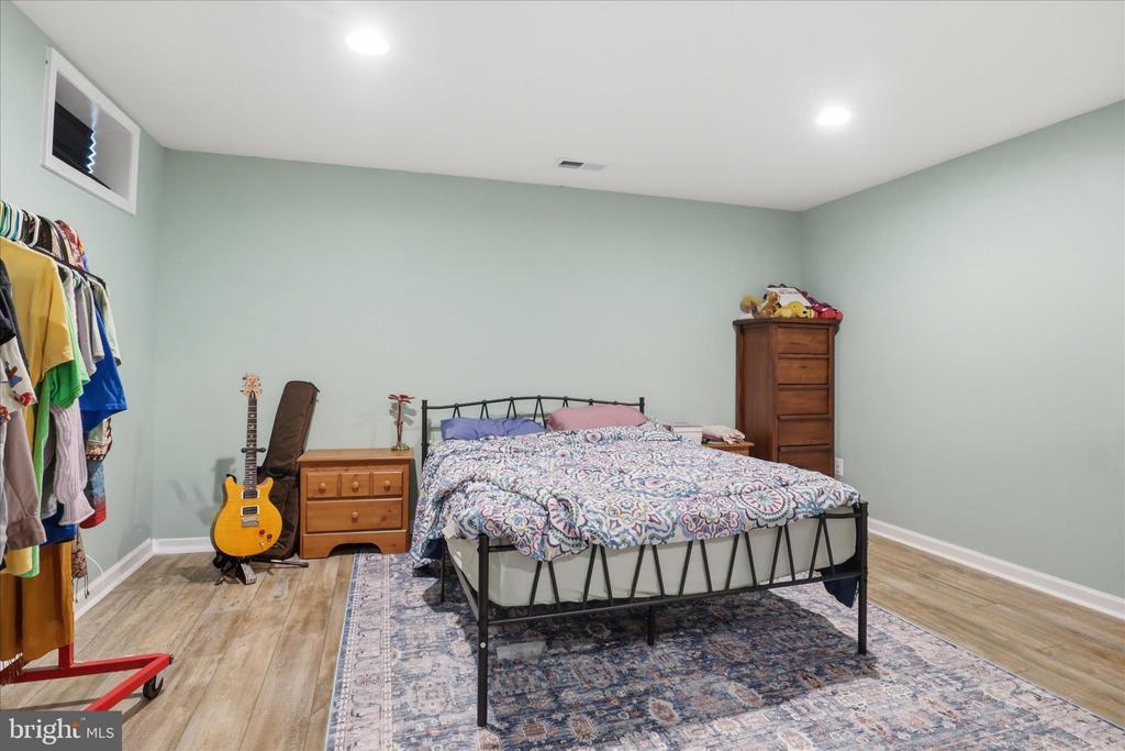 7550 EDINGTON DR, WARRENTON, Virginia, 4 Bedrooms Bedrooms, ,2 BathroomsBathrooms,Residential,7550 EDINGTON DR,VAFQ2021090 MLS # VAFQ2021090