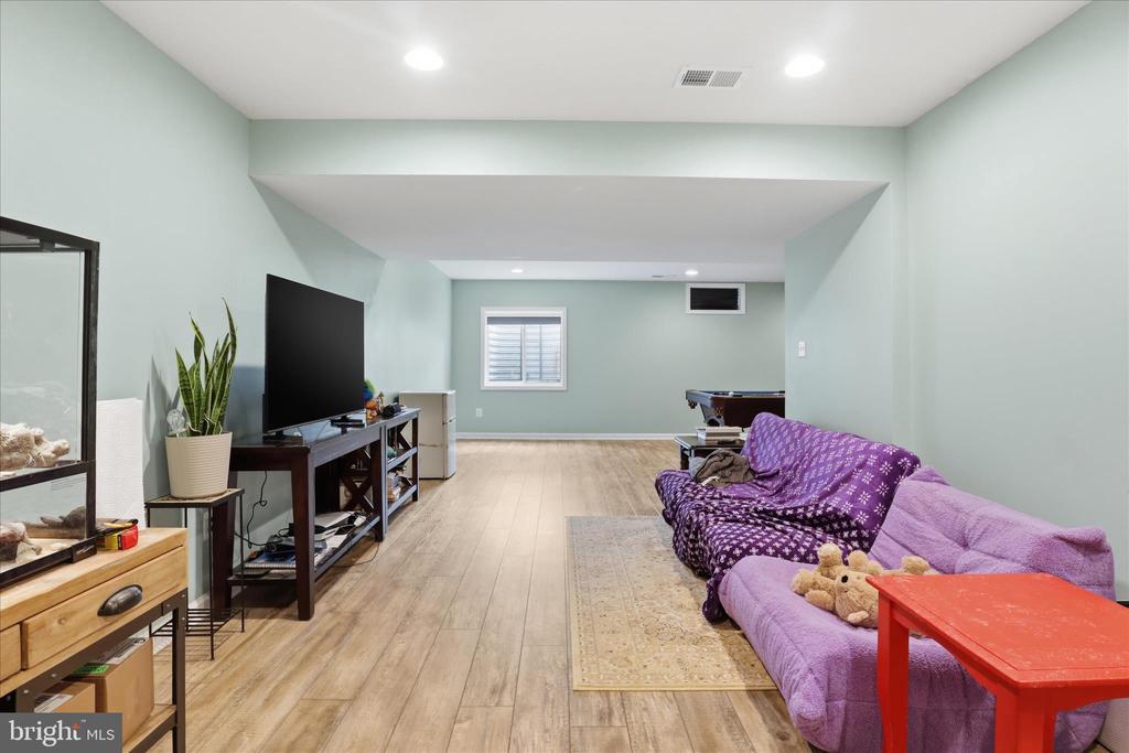 7550 EDINGTON DR, WARRENTON, Virginia, 4 Bedrooms Bedrooms, ,2 BathroomsBathrooms,Residential,7550 EDINGTON DR,VAFQ2021090 MLS # VAFQ2021090