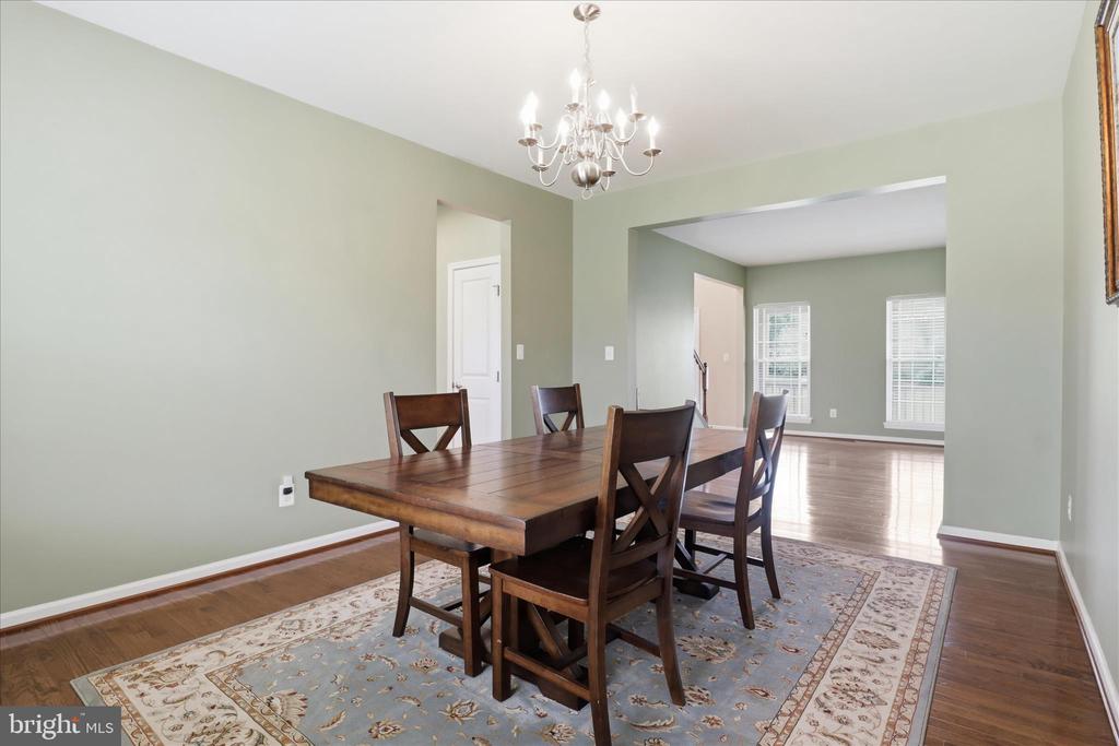 7550 EDINGTON DR, WARRENTON, Virginia, 4 Bedrooms Bedrooms, ,2 BathroomsBathrooms,Residential,7550 EDINGTON DR,VAFQ2021090 MLS # VAFQ2021090