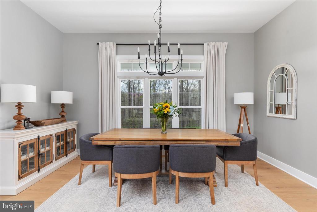 8189 SUMMERFIELD HILLS DR, WARRENTON, Virginia 20186, 5 Bedrooms Bedrooms, ,4 BathroomsBathrooms,Residential,8189 SUMMERFIELD HILLS DR,VAFQ2021482 MLS # VAFQ2021482