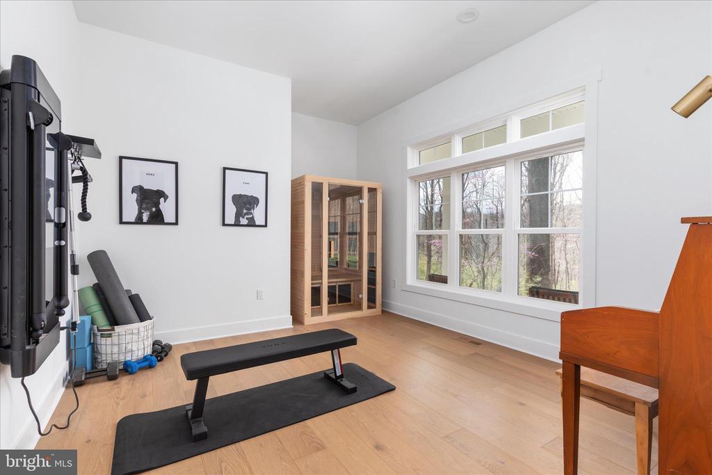 8189 SUMMERFIELD HILLS DR, WARRENTON, Virginia 20186, 5 Bedrooms Bedrooms, ,4 BathroomsBathrooms,Residential,8189 SUMMERFIELD HILLS DR,VAFQ2021482 MLS # VAFQ2021482