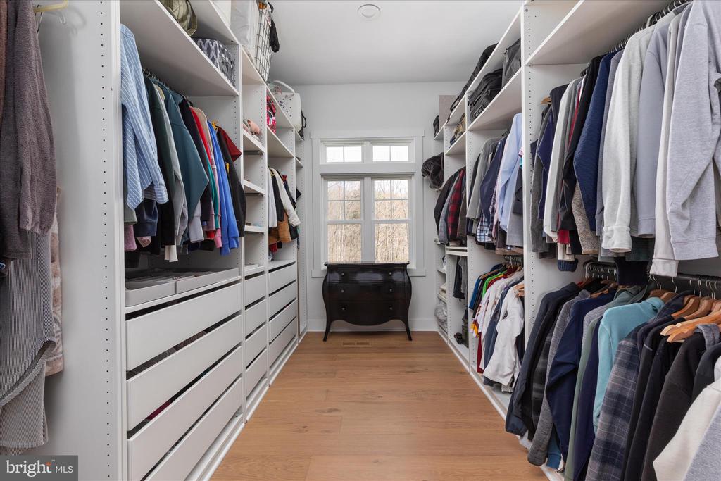 8189 SUMMERFIELD HILLS DR, WARRENTON, Virginia 20186, 5 Bedrooms Bedrooms, ,4 BathroomsBathrooms,Residential,8189 SUMMERFIELD HILLS DR,VAFQ2021482 MLS # VAFQ2021482