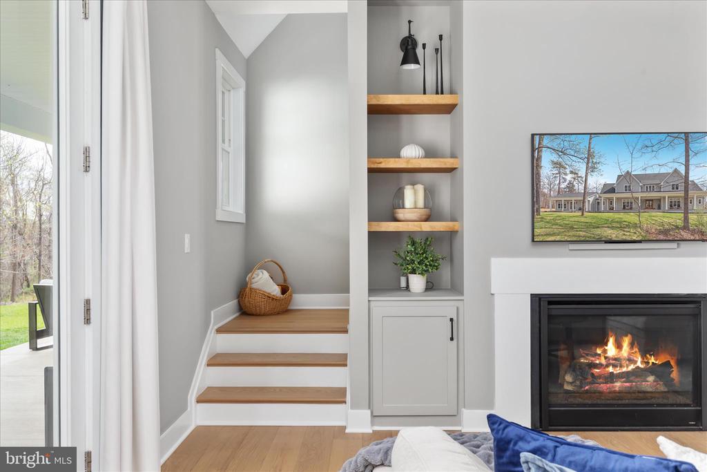 8189 SUMMERFIELD HILLS DR, WARRENTON, Virginia 20186, 5 Bedrooms Bedrooms, ,4 BathroomsBathrooms,Residential,8189 SUMMERFIELD HILLS DR,VAFQ2021482 MLS # VAFQ2021482