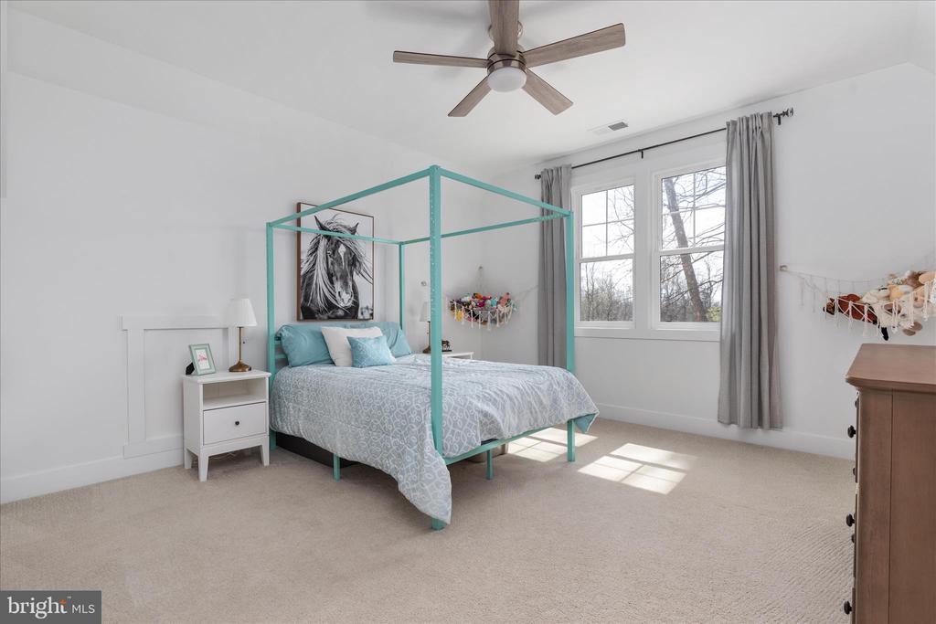 8189 SUMMERFIELD HILLS DR, WARRENTON, Virginia 20186, 5 Bedrooms Bedrooms, ,4 BathroomsBathrooms,Residential,8189 SUMMERFIELD HILLS DR,VAFQ2021482 MLS # VAFQ2021482