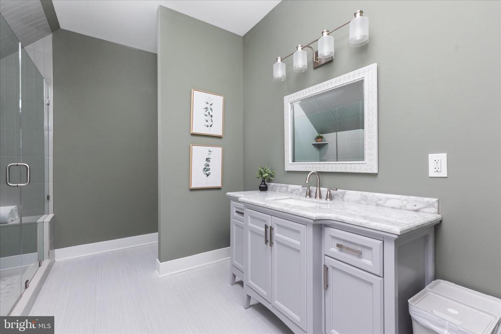 8189 SUMMERFIELD HILLS DR, WARRENTON, Virginia 20186, 5 Bedrooms Bedrooms, ,4 BathroomsBathrooms,Residential,8189 SUMMERFIELD HILLS DR,VAFQ2021482 MLS # VAFQ2021482