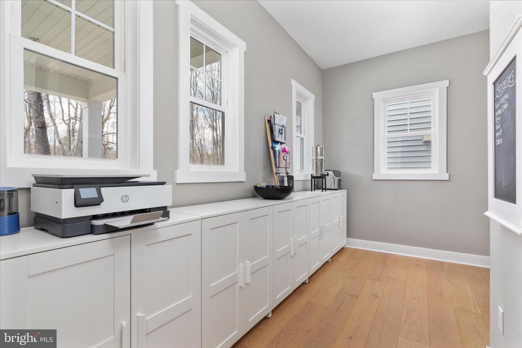 8189 SUMMERFIELD HILLS DR, WARRENTON, Virginia 20186, 5 Bedrooms Bedrooms, ,4 BathroomsBathrooms,Residential,8189 SUMMERFIELD HILLS DR,VAFQ2021482 MLS # VAFQ2021482