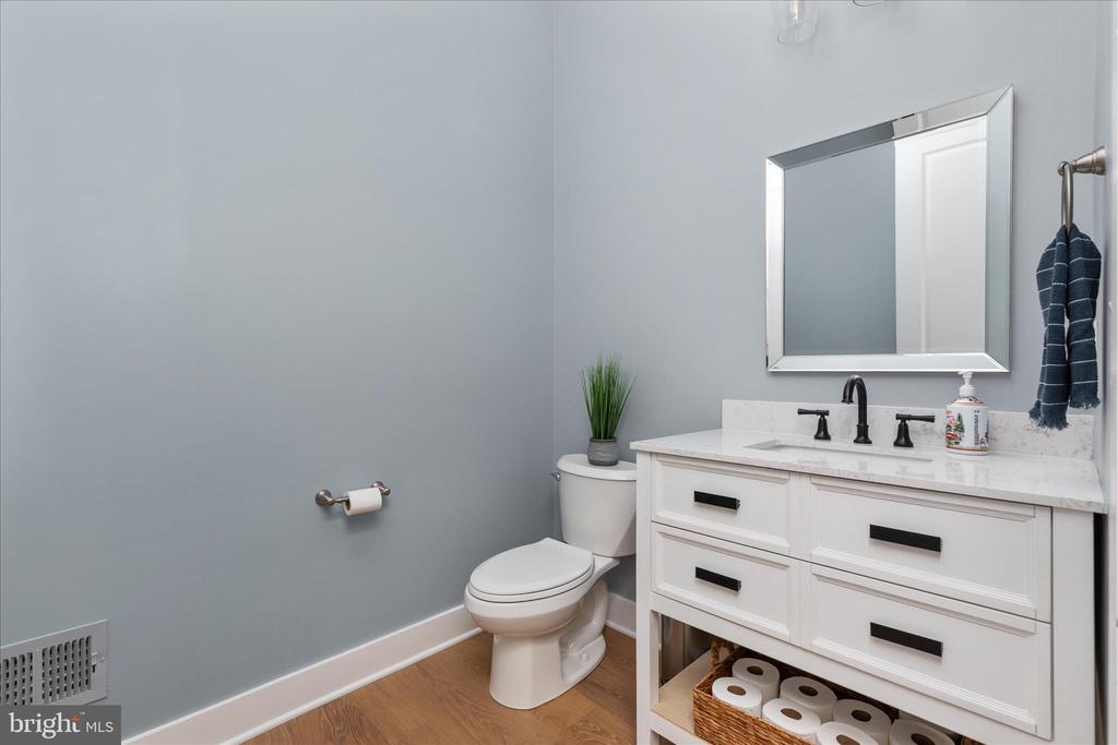 8189 SUMMERFIELD HILLS DR, WARRENTON, Virginia 20186, 5 Bedrooms Bedrooms, ,4 BathroomsBathrooms,Residential,8189 SUMMERFIELD HILLS DR,VAFQ2021482 MLS # VAFQ2021482