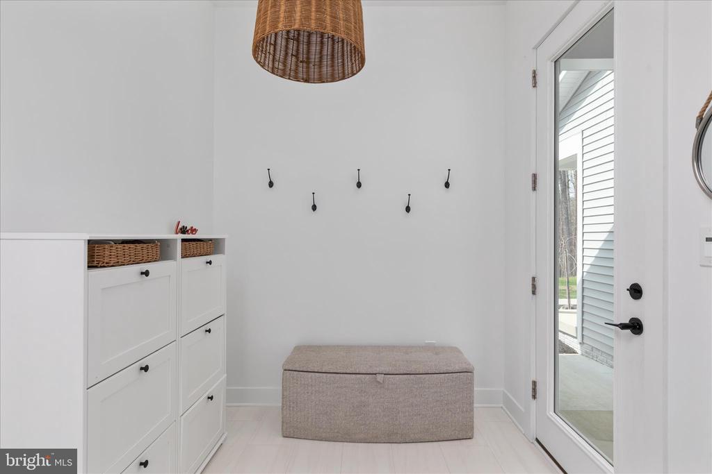 8189 SUMMERFIELD HILLS DR, WARRENTON, Virginia 20186, 5 Bedrooms Bedrooms, ,4 BathroomsBathrooms,Residential,8189 SUMMERFIELD HILLS DR,VAFQ2021482 MLS # VAFQ2021482