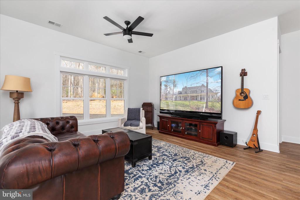 8189 SUMMERFIELD HILLS DR, WARRENTON, Virginia 20186, 5 Bedrooms Bedrooms, ,4 BathroomsBathrooms,Residential,8189 SUMMERFIELD HILLS DR,VAFQ2021482 MLS # VAFQ2021482