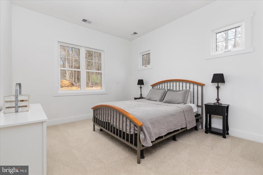 8189 SUMMERFIELD HILLS DR, WARRENTON, Virginia 20186, 5 Bedrooms Bedrooms, ,4 BathroomsBathrooms,Residential,8189 SUMMERFIELD HILLS DR,VAFQ2021482 MLS # VAFQ2021482