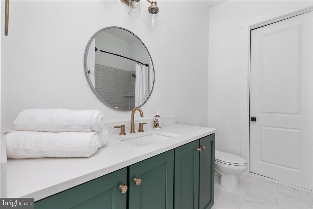 8189 SUMMERFIELD HILLS DR, WARRENTON, Virginia 20186, 5 Bedrooms Bedrooms, ,4 BathroomsBathrooms,Residential,8189 SUMMERFIELD HILLS DR,VAFQ2021482 MLS # VAFQ2021482